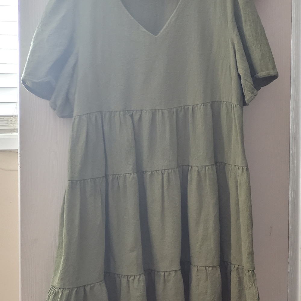 Clothes - Picture 2 of 4